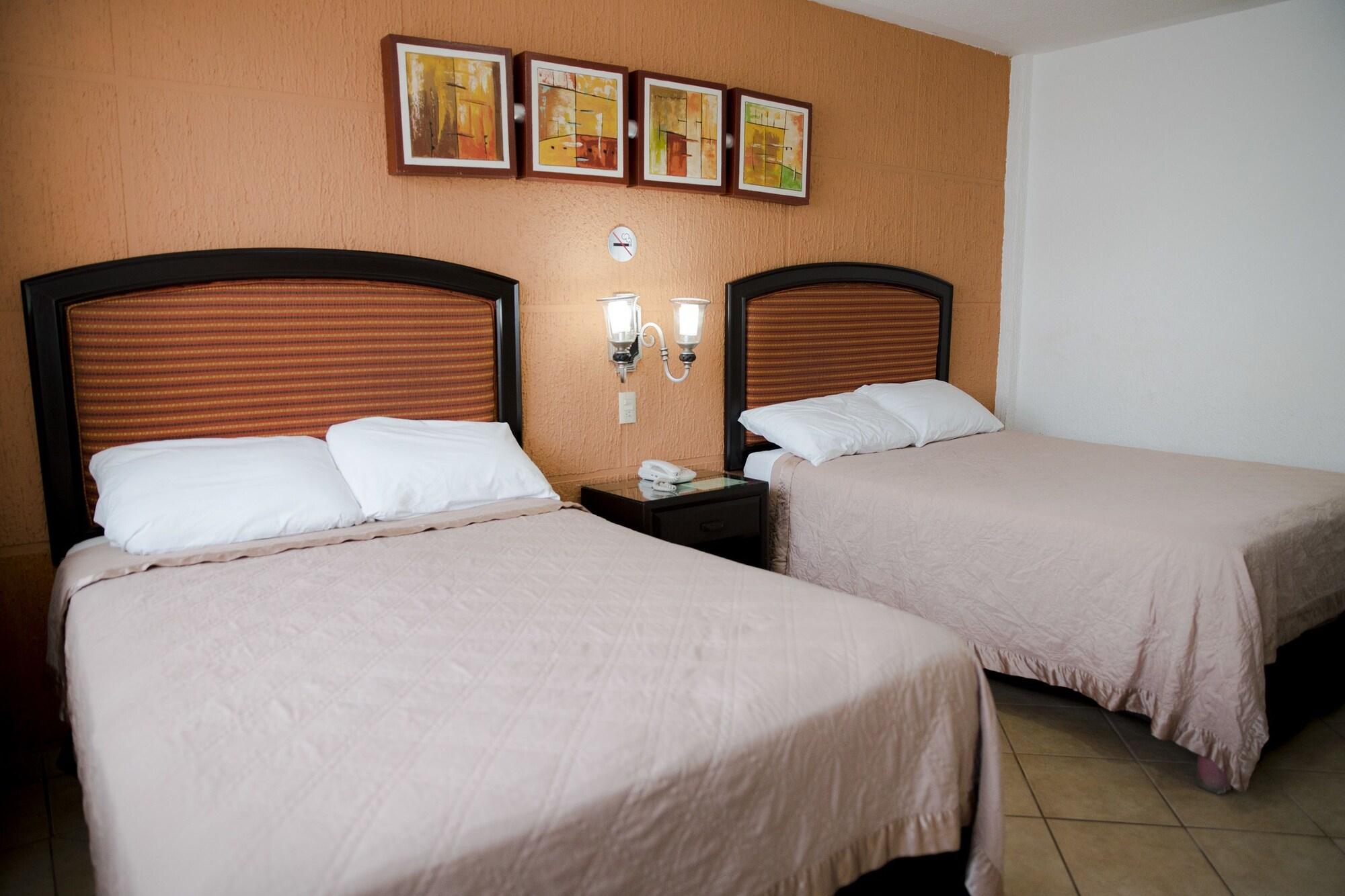 Eh Ejecutivo Urban Tepic Exterior foto