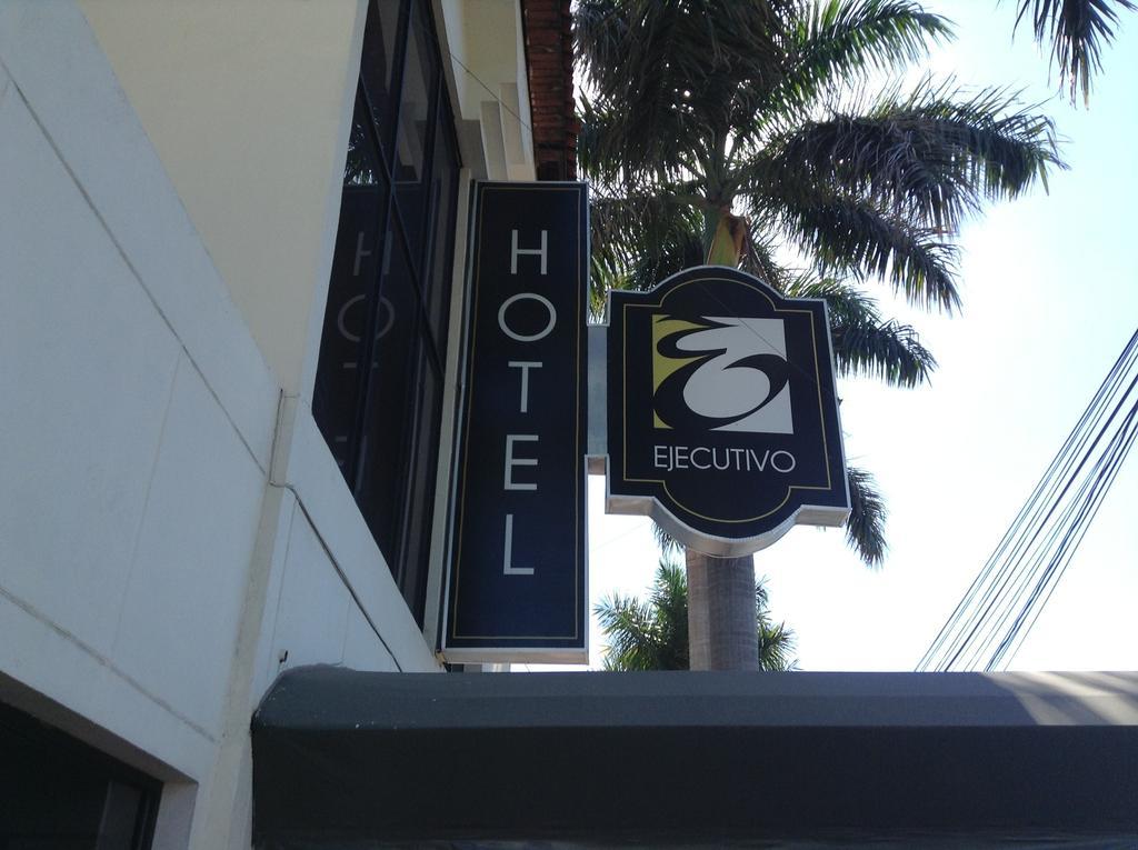 Eh Ejecutivo Urban Tepic Exterior foto