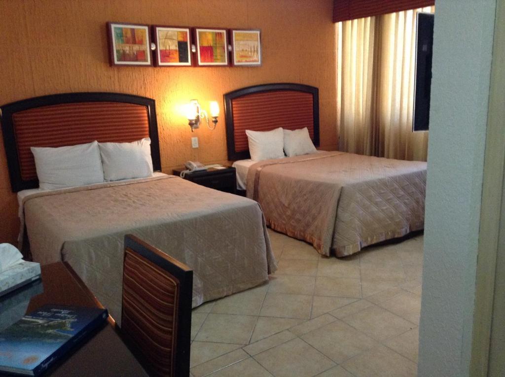 Eh Ejecutivo Urban Tepic Exterior foto